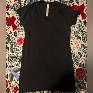 Lululemon Swiftly Tech Short Sleeve Shirt size 8